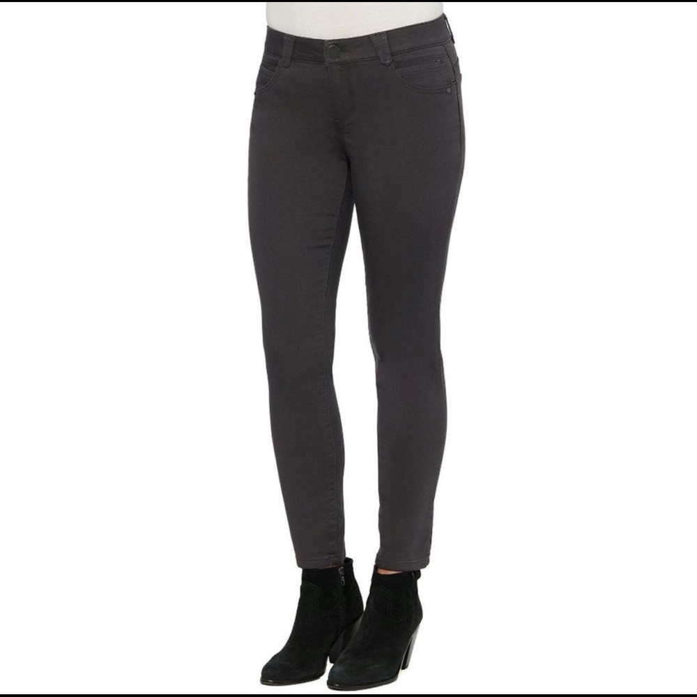 Democracy “Ab”Technology Gray skinny Jeans Size 4